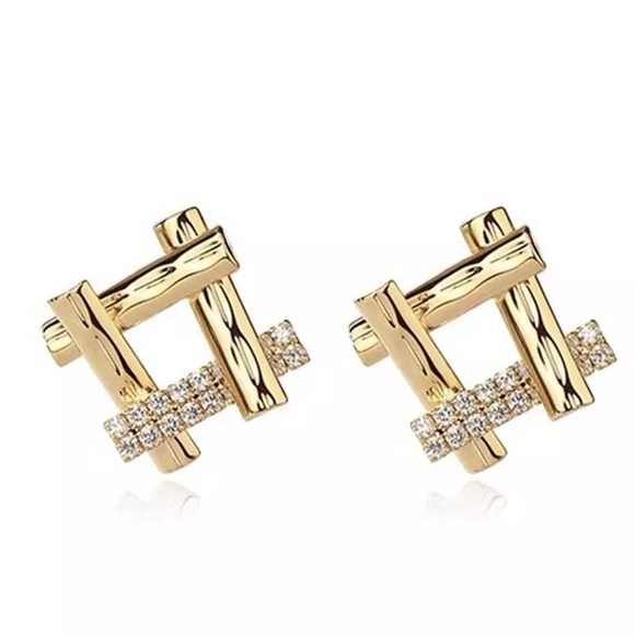 18K Yellow Gold Geometric Diamond Earrings - Picture 3 of 6